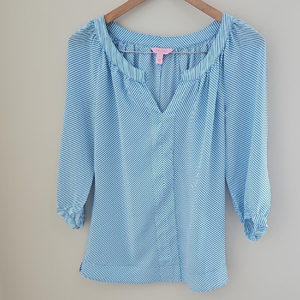 Lilly Pulitzer 100% Silk Blue Striped Women's Top. Size Small.